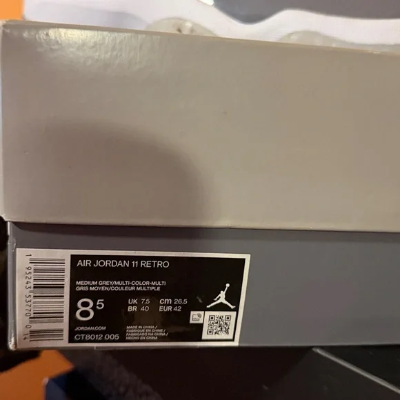 Men’s Nike Air Jordan cool Greys retro 11 size 8.5
